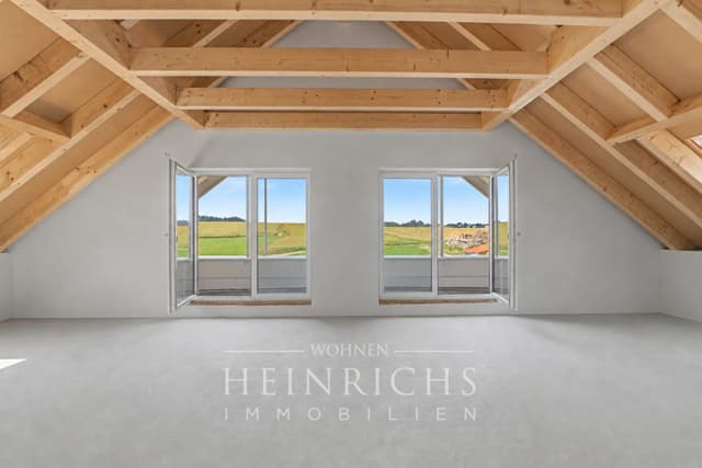 Elegante Dachgeschosswohnung mit großzügigem Grundriss und gehobener Ausstattung