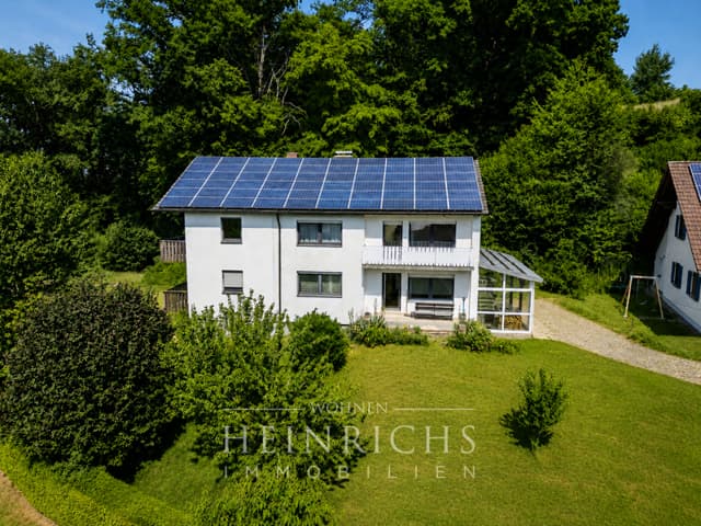 Einmalig in Freising, OT Garten mit Weitblick – Zweifamilienhaus in ruhiger Hanglage