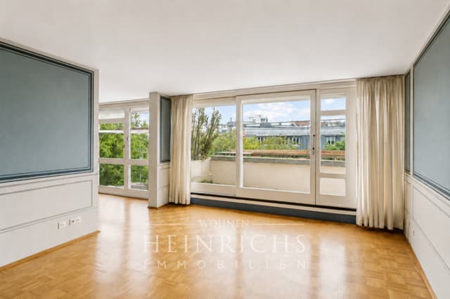 Loftartiges Wohngefühl in Schwabing — moderne 2-Zimmerwohnung mit Süd-Balkon